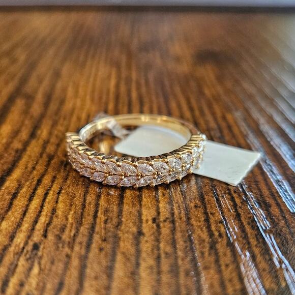 Beautiful Anniversary Ring 3x1.5mm Marquise Cubic Zirconia Gold-Tone Ring Size 8 - Picture 3 of 16